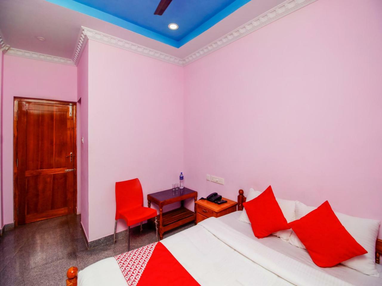 Oyo 24967 The Grand Diamond Hotel Канякумари Екстериор снимка