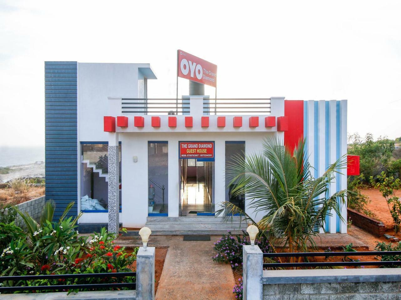 Oyo 24967 The Grand Diamond Hotel Канякумари Екстериор снимка